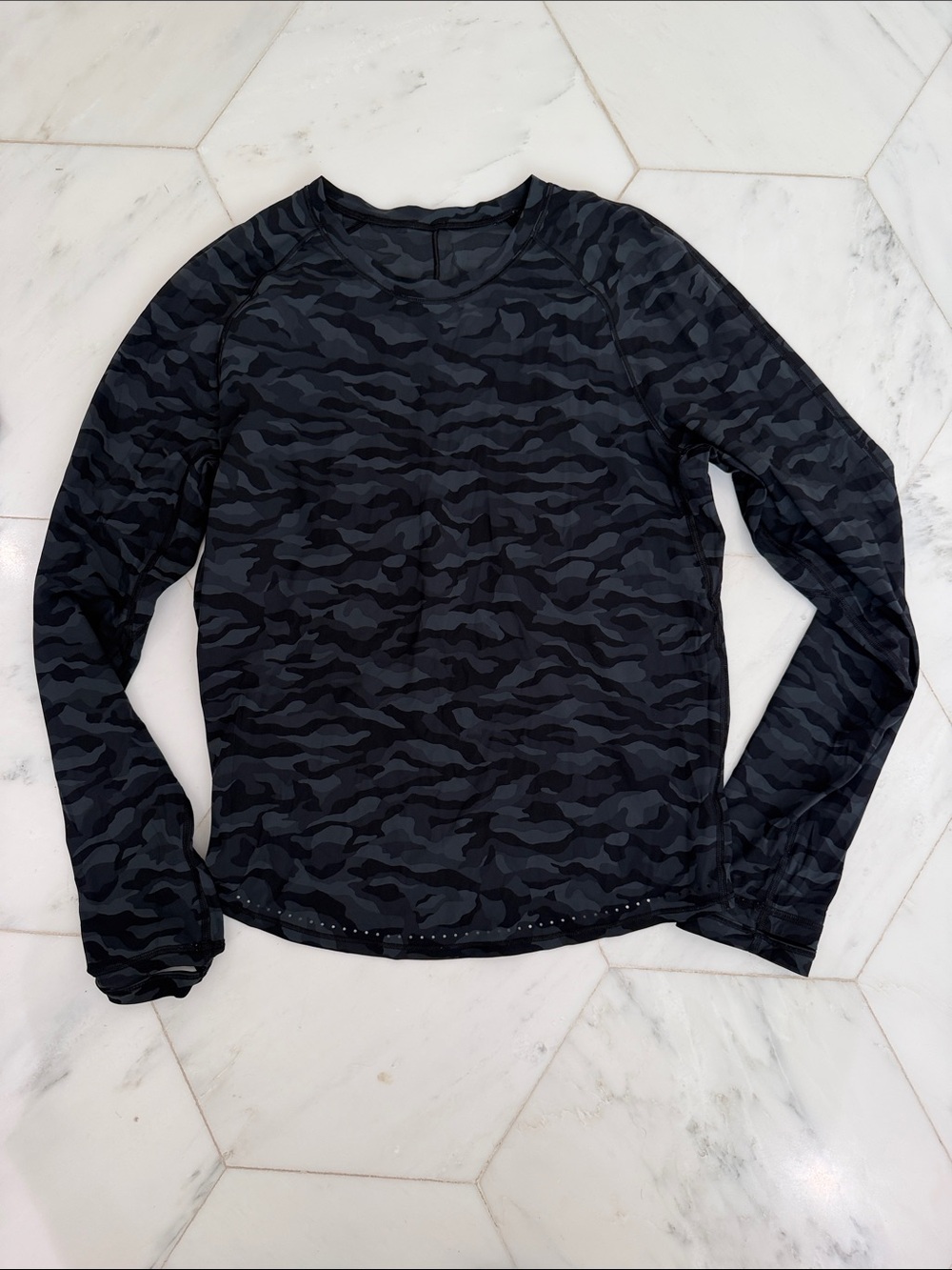 Women’s LuluLemon Black Camo Long-Sleeve Top